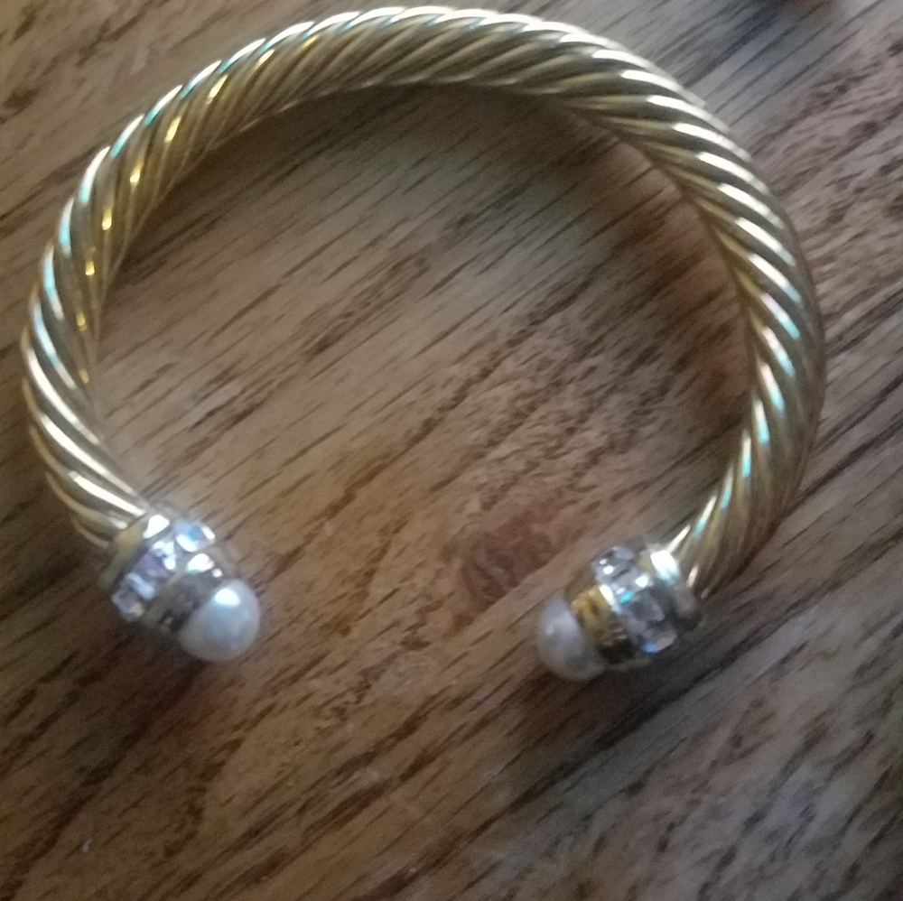 Gold Bangel